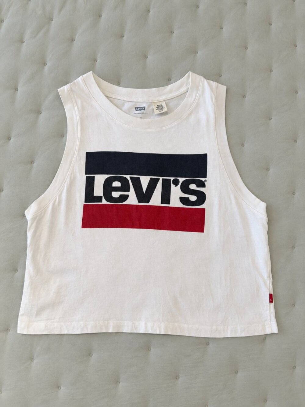 Levi’s Cropped Logo Muscle Tank – White/Navy/Red – Size Small